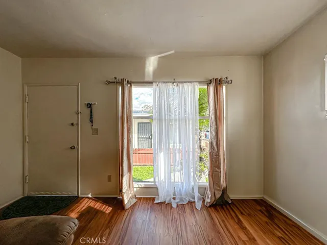 3915 E 11th Street, Long Beach, California 90804