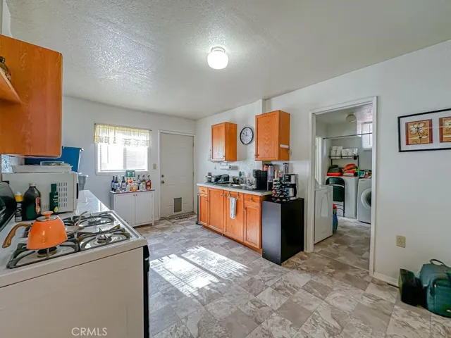 3915 E 11th Street, Long Beach, California 90804