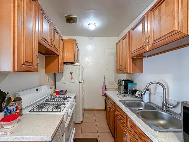 3915 E 11th Street, Long Beach, California 90804