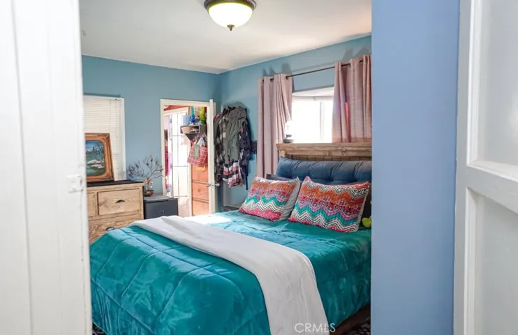 3915 E 11th Street, Long Beach, California 90804
