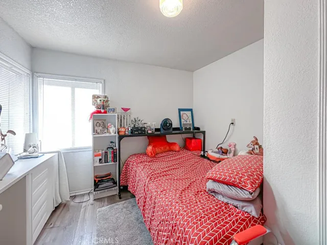 3915 E 11th Street, Long Beach, California 90804