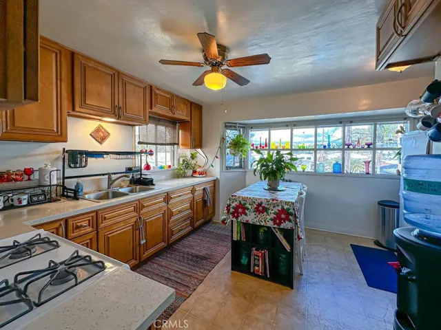 3915 E 11th Street, Long Beach, California 90804