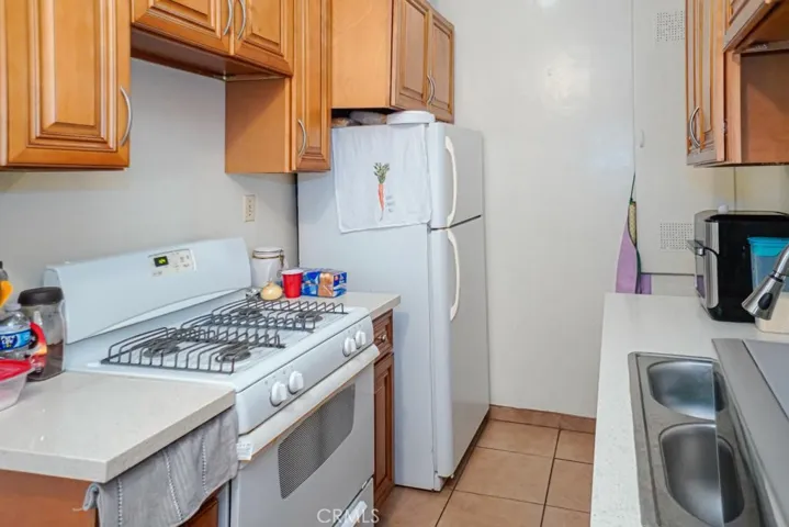 3915 E 11th Street, Long Beach, California 90804