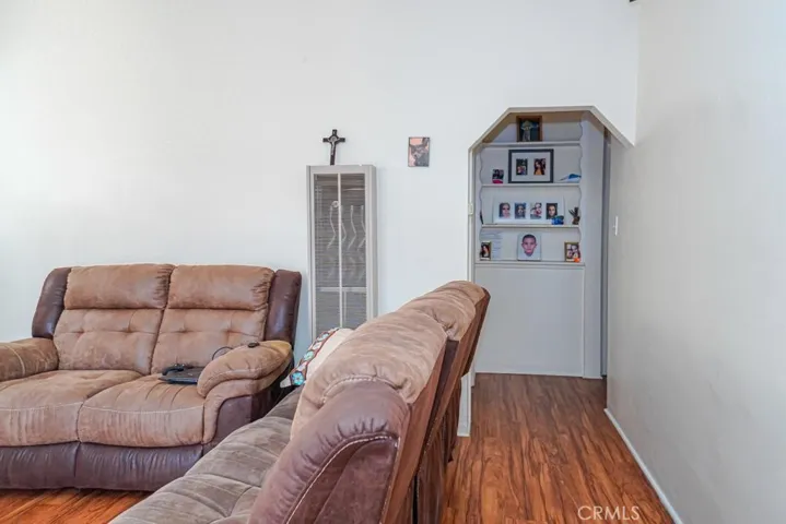 3915 E 11th Street, Long Beach, California 90804