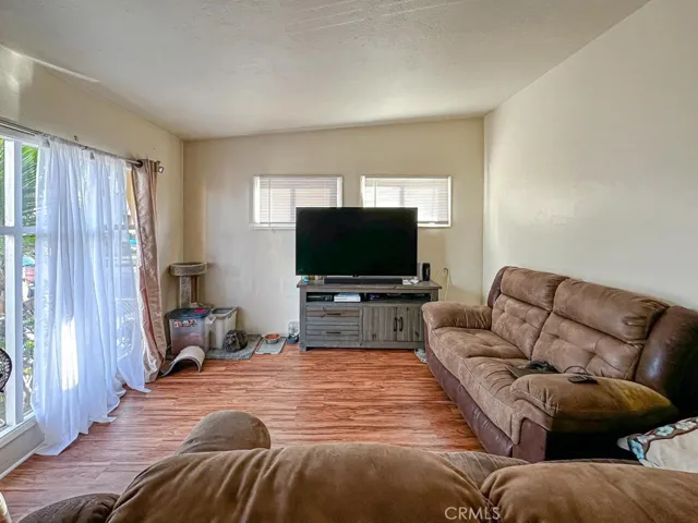 3915 E 11th Street, Long Beach, California 90804