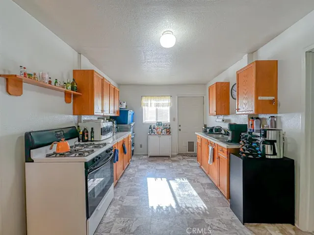 3915 E 11th Street, Long Beach, California 90804