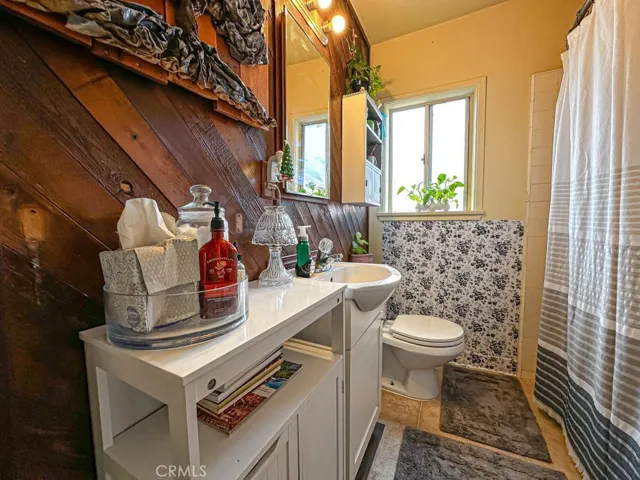 3915 E 11th Street, Long Beach, California 90804