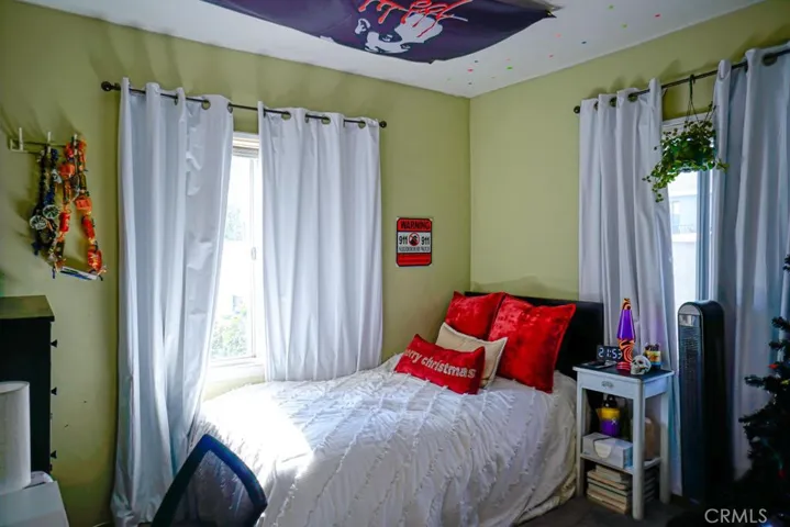 3915 E 11th Street, Long Beach, California 90804