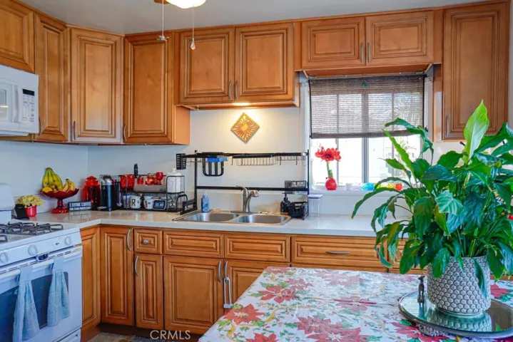 3915 E 11th Street, Long Beach, California 90804
