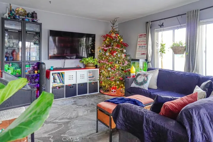 3915 E 11th Street, Long Beach, California 90804