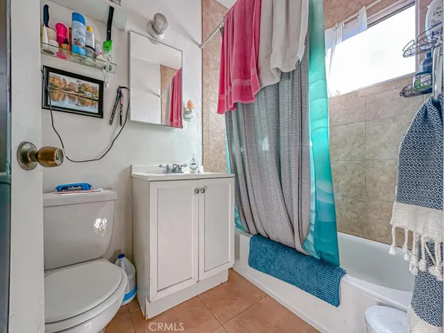 3915 E 11th Street, Long Beach, California 90804