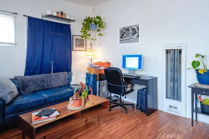 3915 E 11th Street, Long Beach, California 90804