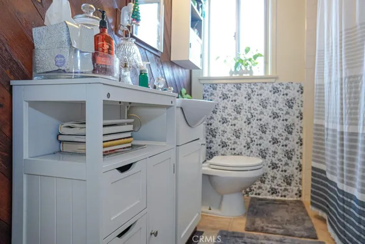 3915 E 11th Street, Long Beach, California 90804