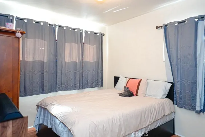 3915 E 11th Street, Long Beach, California 90804