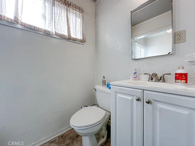 3915 E 11th Street, Long Beach, California 90804