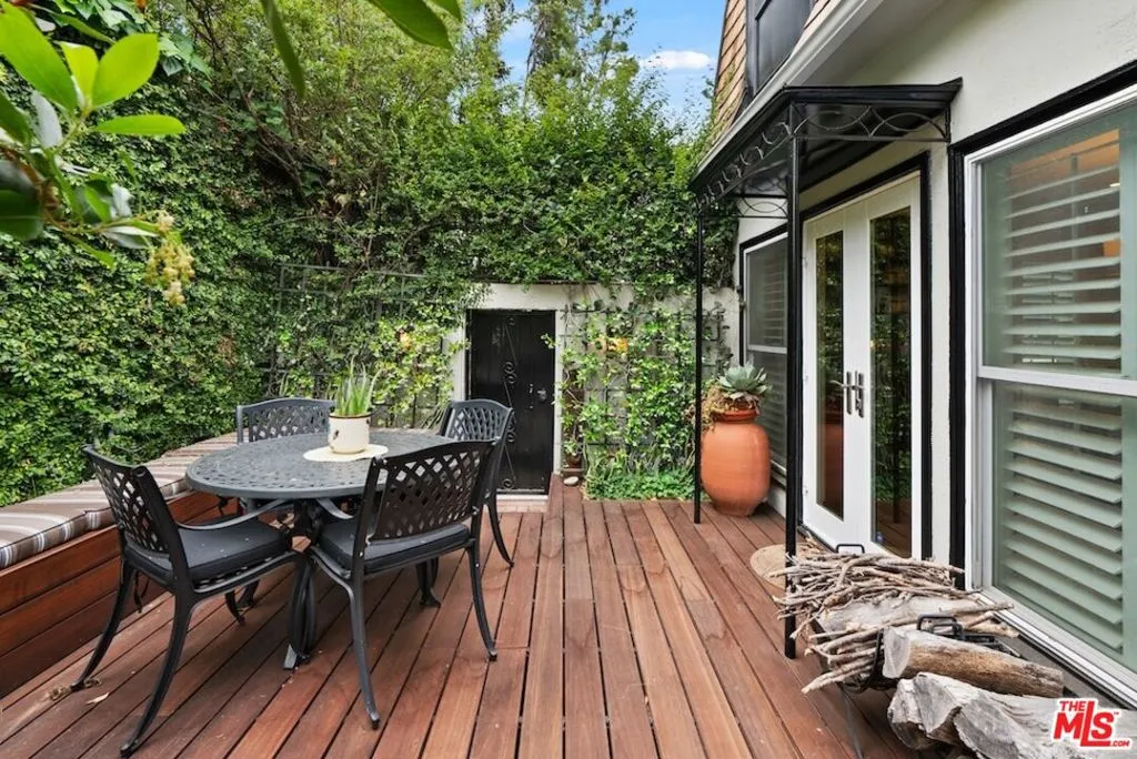 11051 Strathmore Drive 1, Los Angeles, California 90024 home-pic-11