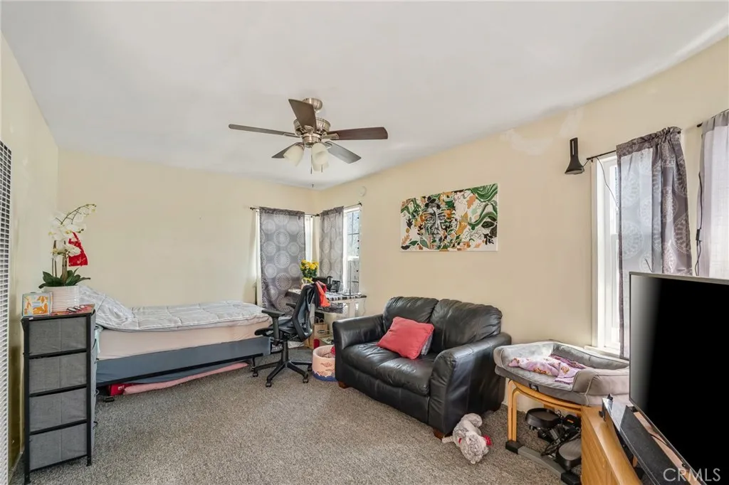 5841 Tujunga Avenue, North Hollywood, California 91601 home-pic-35