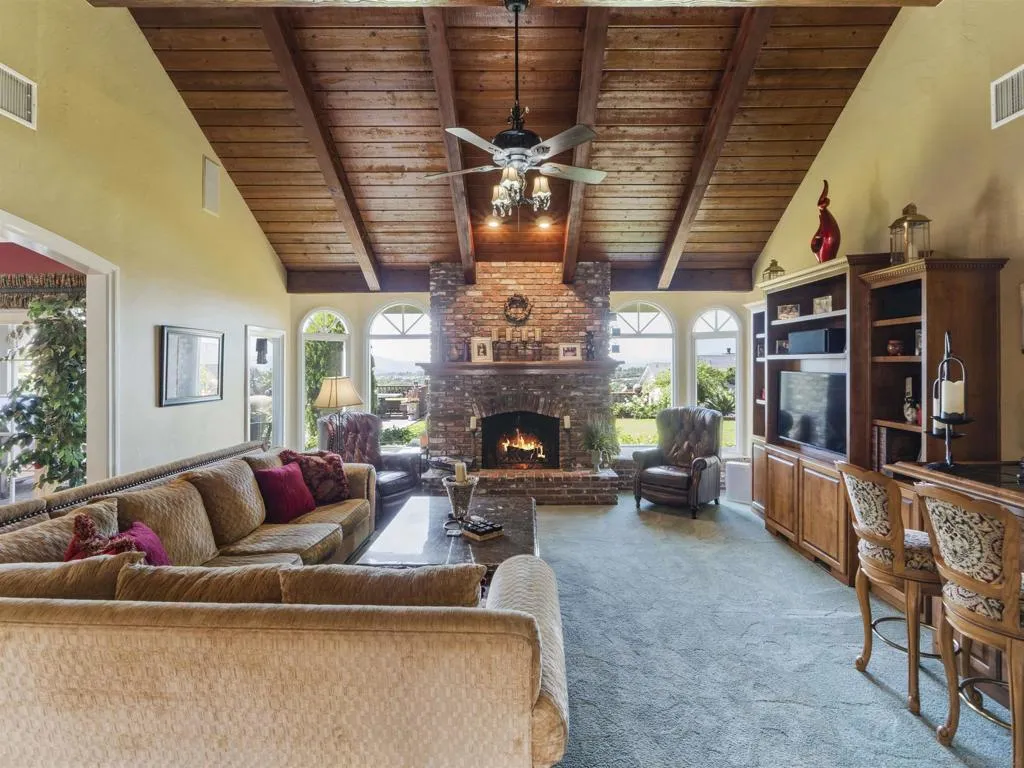 17502 Corte Lomas Verdes, Poway, California 92064 home-pic-10