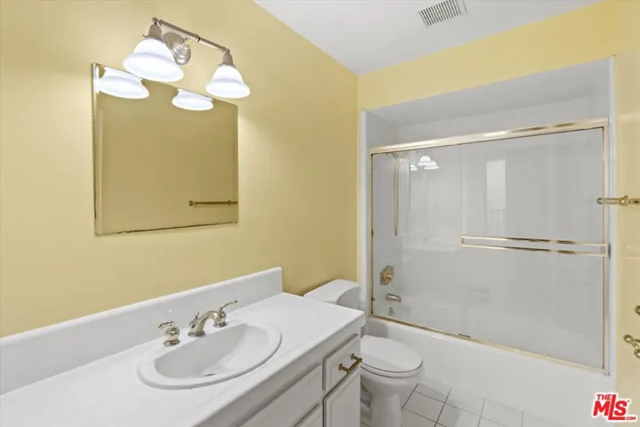 2212 Curtis Avenue B, Redondo Beach, California 90278