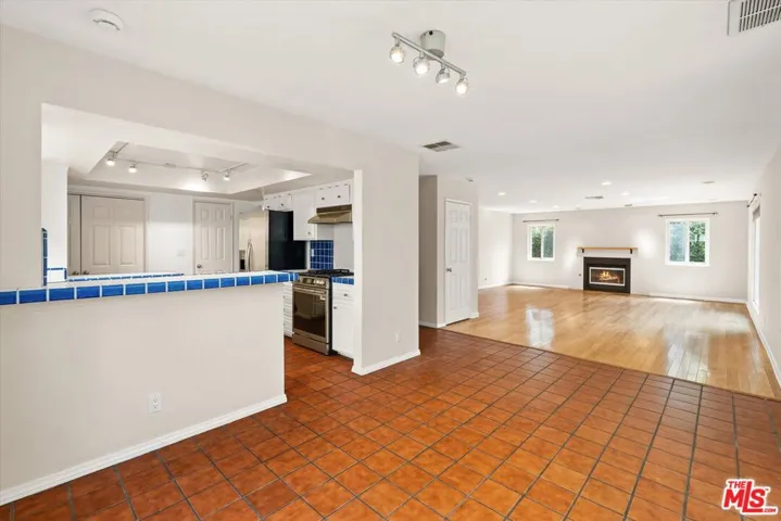 2212 Curtis Avenue B, Redondo Beach, California 90278
