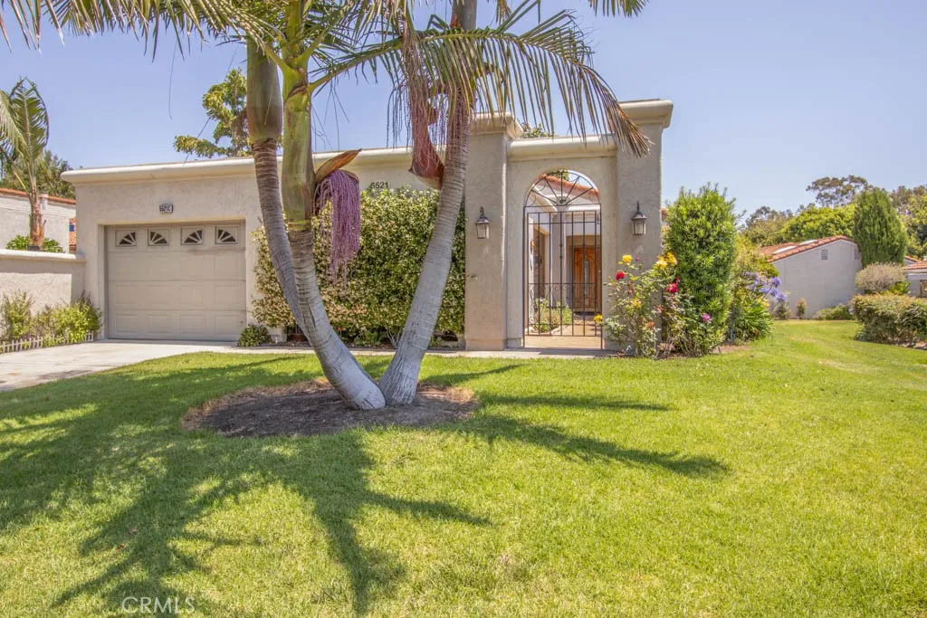 5521 Via La Mesa C, Laguna Woods, California 92637, 2 Bedrooms Bedrooms, ,2 BathroomsBathrooms,Residential,For Sale,Via La Mesa,OC25145555