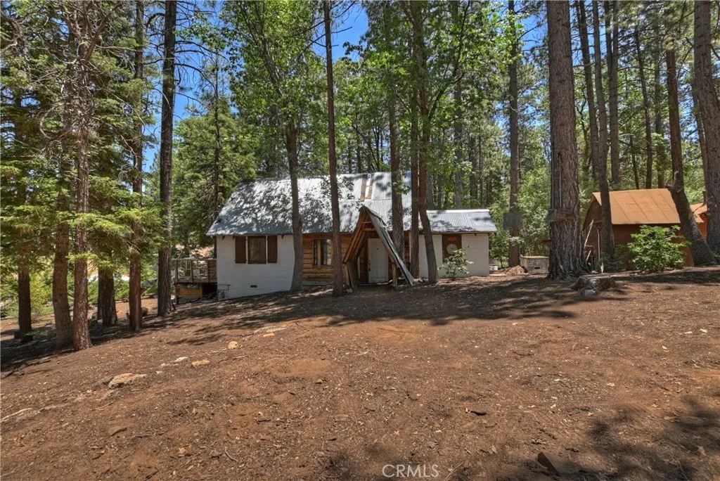 813 Eureka Drive, Big Bear Lake, California 92315 home-pic-0