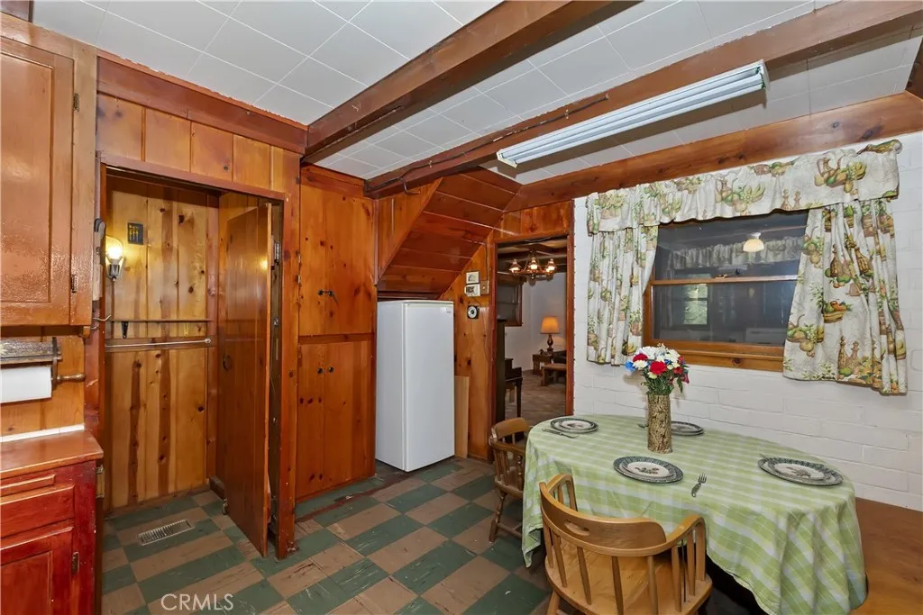 813 Eureka Drive, Big Bear Lake, California 92315 home-pic-10