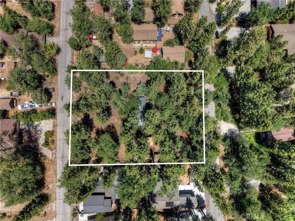 813 Eureka Drive, Big Bear Lake, California 92315 home-pic-1