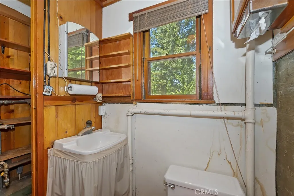 813 Eureka Drive, Big Bear Lake, California 92315 home-pic-12