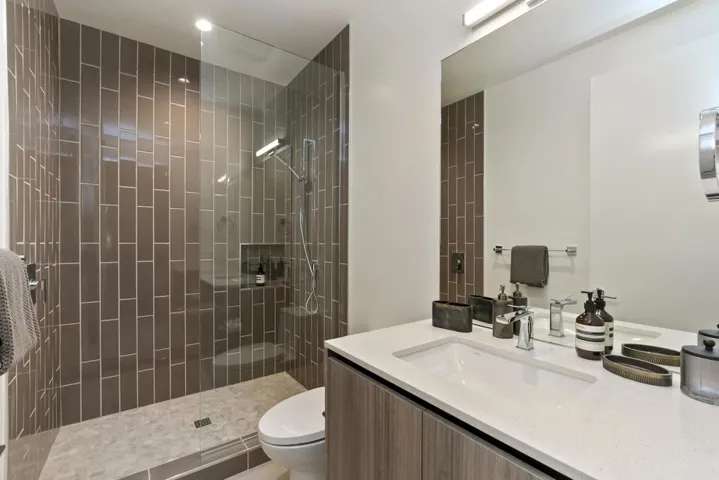 26-Bathroom 3