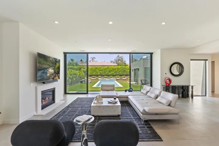 06-Living Room