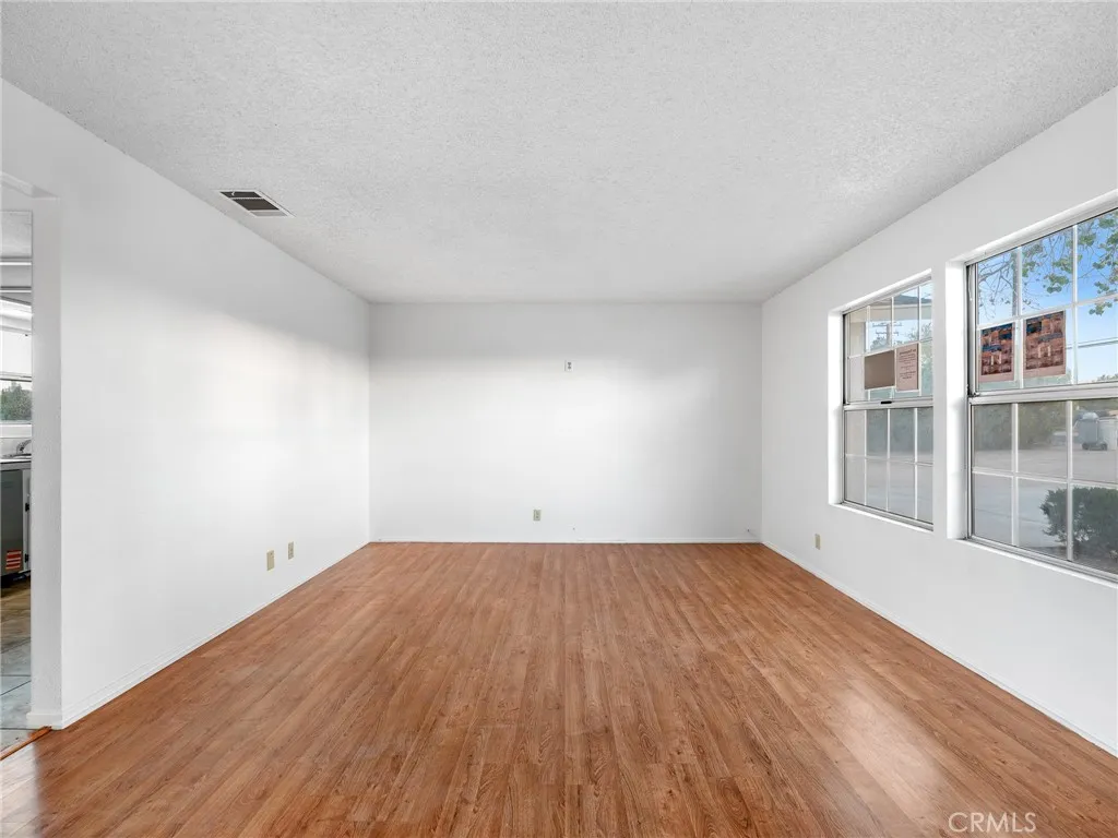 9383 11th Avenue, Hesperia, California 92345 home-pic-27