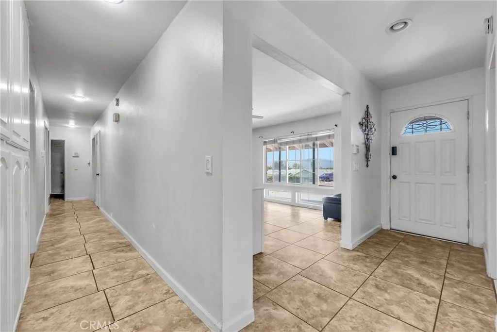 5622 Sharon Way, Jurupa Valley, California 92509 home-pic-3