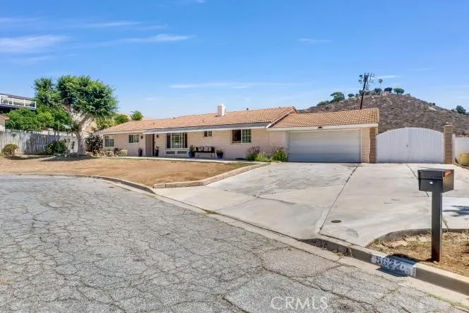 5622 Sharon Way, Jurupa Valley, California 92509 home-pic-0