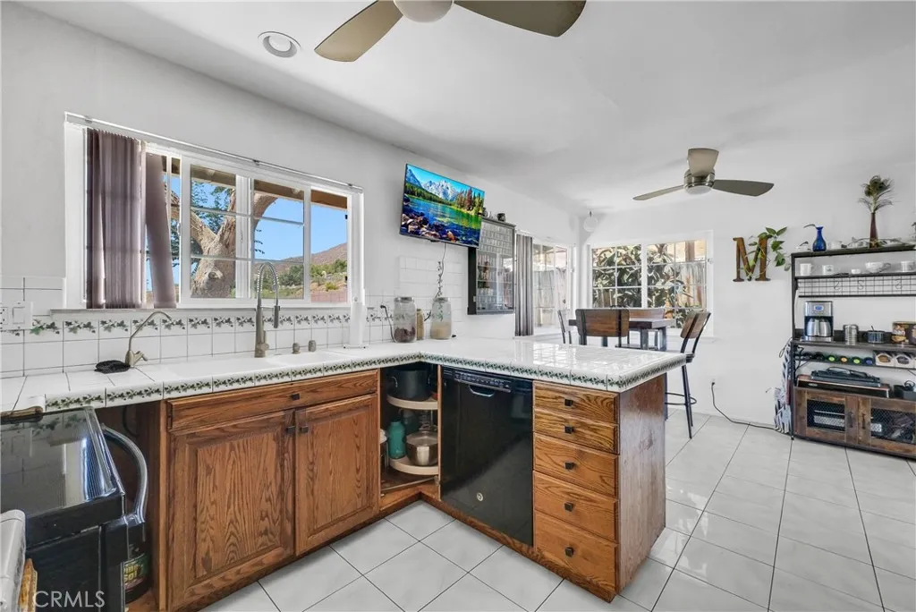 5622 Sharon Way, Jurupa Valley, California 92509 home-pic-13