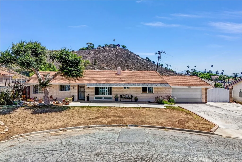 5622 Sharon Way, Jurupa Valley, California 92509 home-pic-1