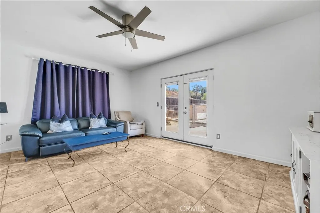 5622 Sharon Way, Jurupa Valley, California 92509 home-pic-6