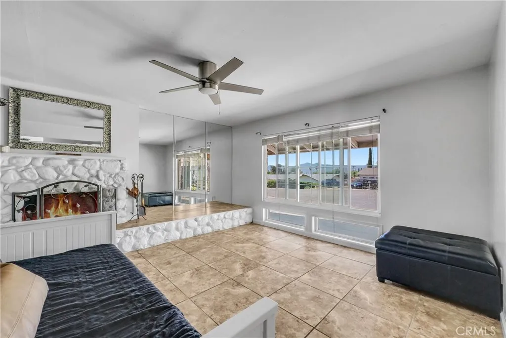 5622 Sharon Way, Jurupa Valley, California 92509 home-pic-4