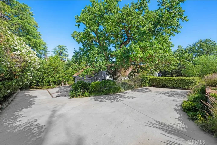 5920 Colodny Drive, Agoura Hills, California 91301