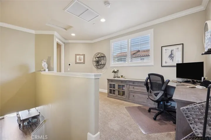 Upstairs flex space