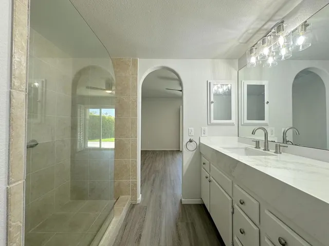 1 Bath 6