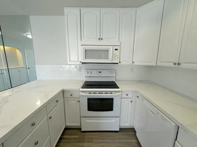 Kitchen 6
