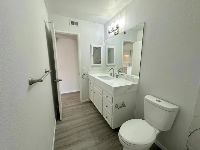 2 Bath 5
