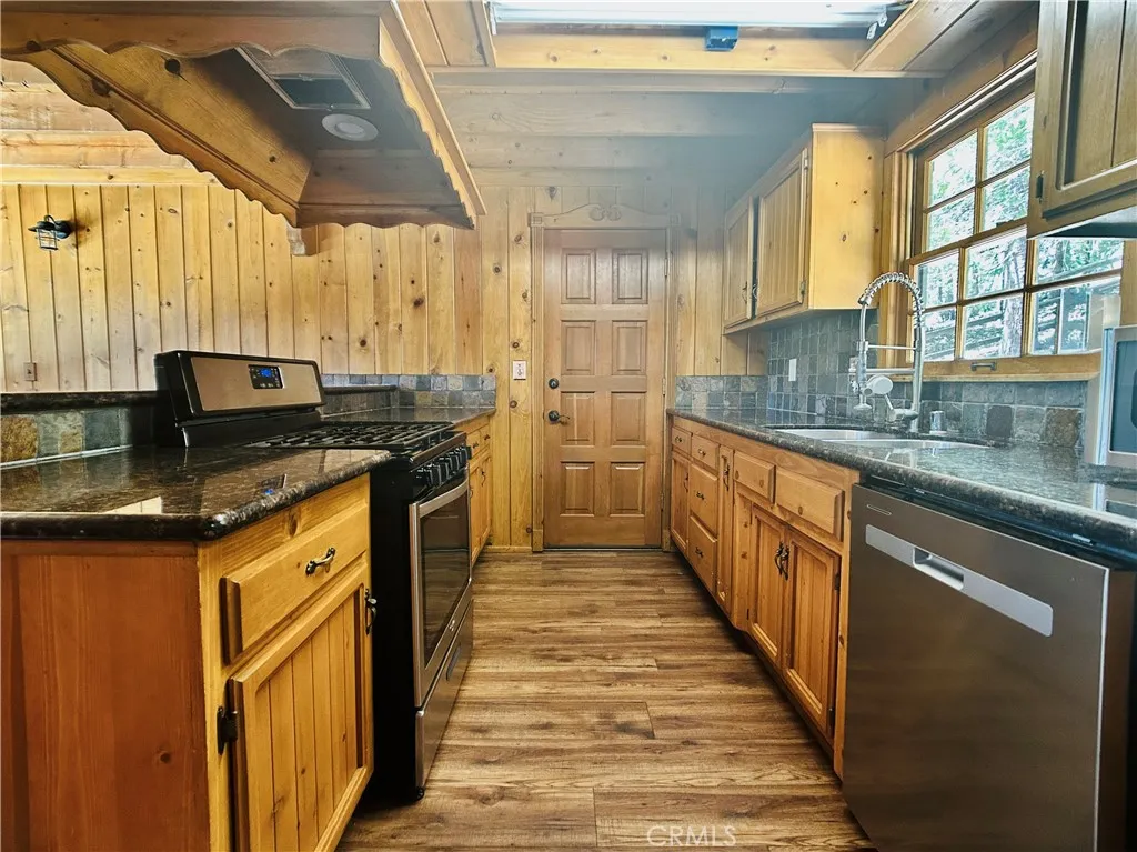 349 Golf Course Road, Lake Arrowhead, California 92352 home-pic-20