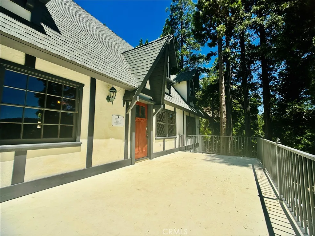 349 Golf Course Road, Lake Arrowhead, California 92352 home-pic-10