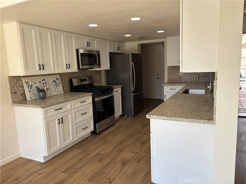 11496 Nautical Lane 19, Helendale, California 92342 home-pic-6