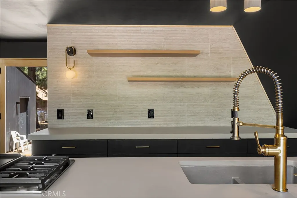 605 Ponderosa Drive, Big Bear Lake, California 92315 home-pic-6