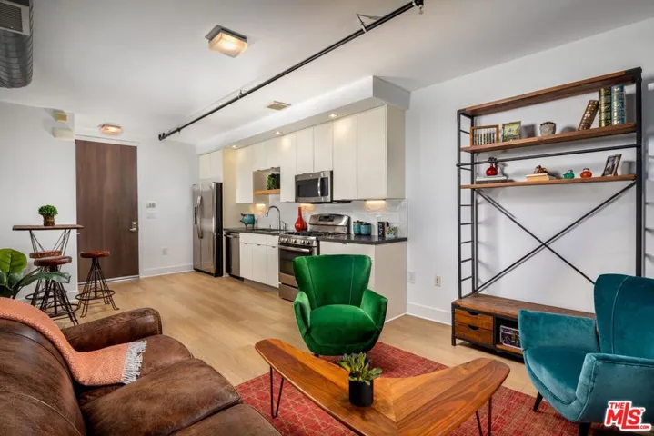 710 N El Centro Avenue 120, Los Angeles, California 90038
