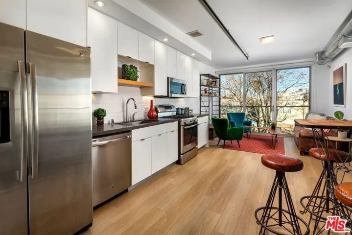 710 N El Centro Avenue 120, Los Angeles, California 90038