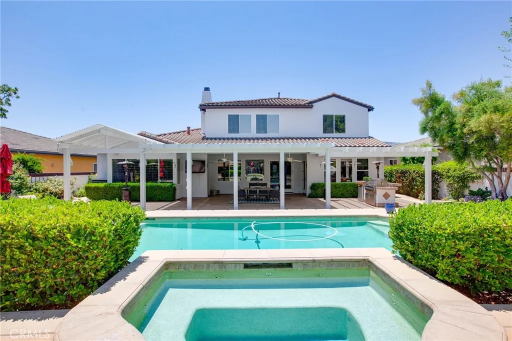22910 Banbury Court, Murrieta, California 92562 home-pic-0